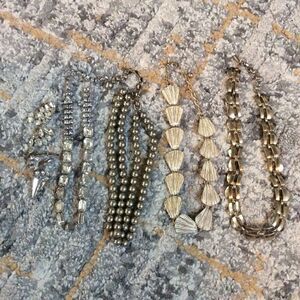LOT OF VINTAGE COSTUME JEWELRY! GREAT CONDITION!
